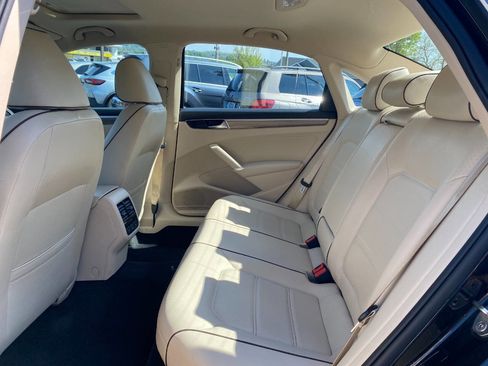 Used 2018 Volkswagen Passat 2.0T SE image 18