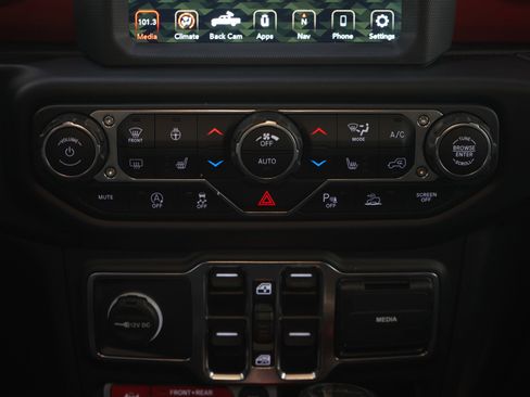 Used 2020 Jeep Gladiator Rubicon w/ Dual Top Group AWD/4WD image 19