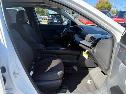 New 2026 Nissan Kicks SR w/ SR Premium Package image 28