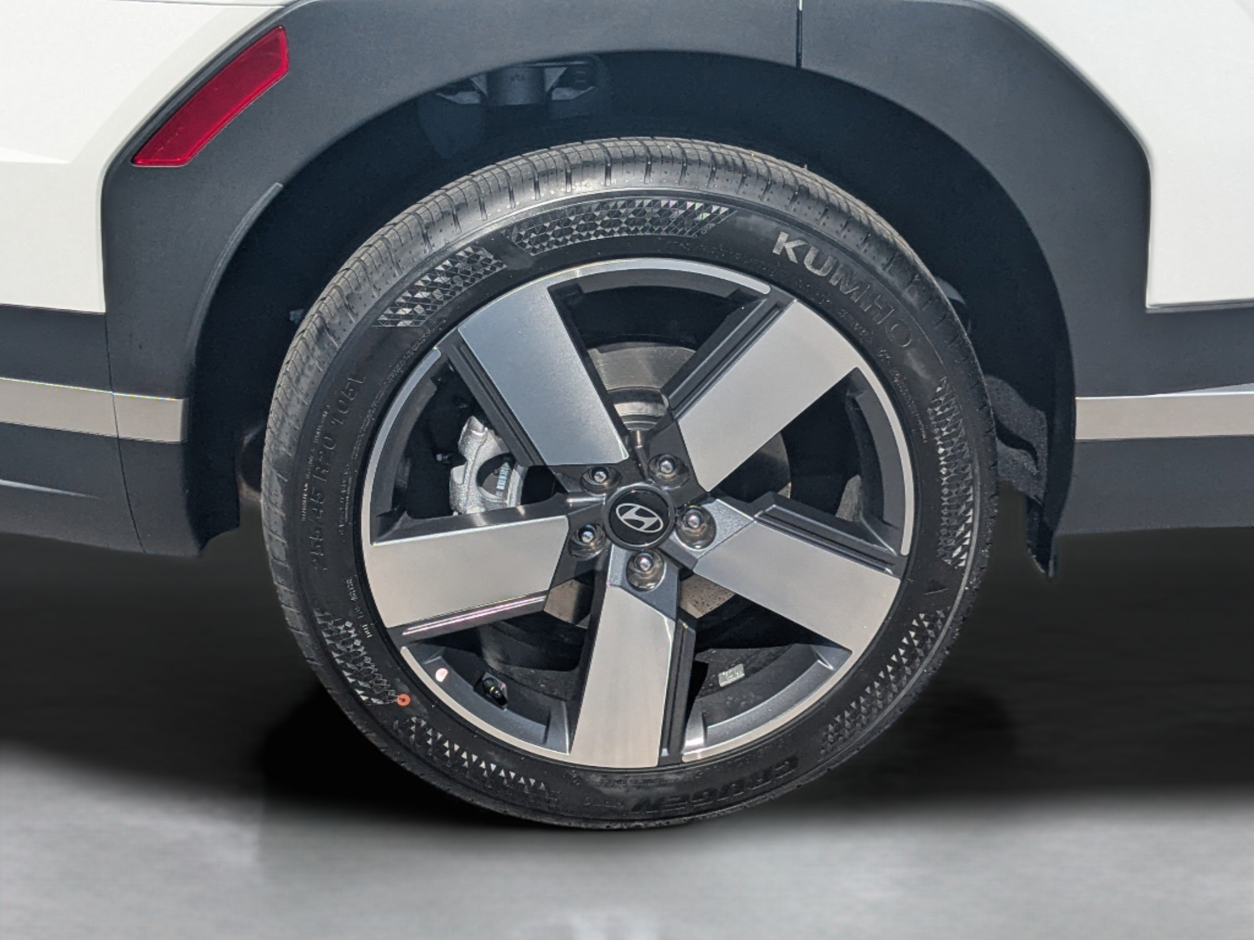 New 2027 Hyundai Santa Fe Limited FWD image 13