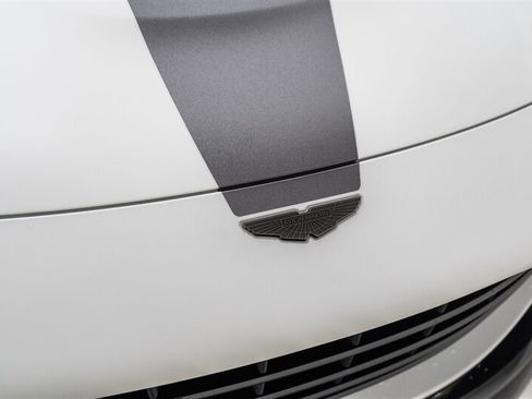 Used 2023 Aston Martin V8 Vantage Coupe RWD image 85
