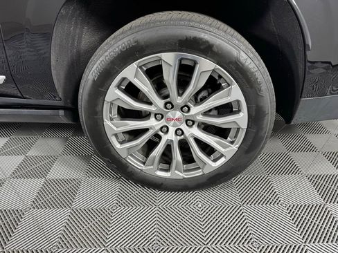 Used 2022 GMC Yukon XL Denali w/ Denali Premium Package image 37