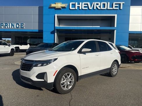 Used 2024 Chevrolet Equinox LT image 1