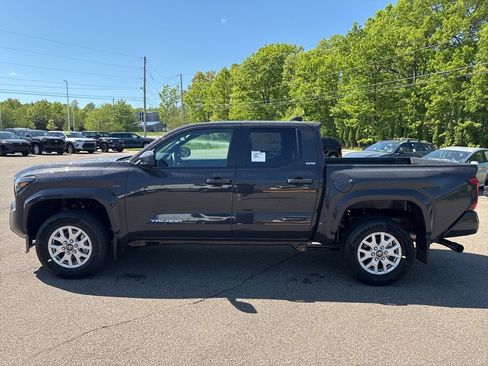 Certified 2026 Toyota Tacoma SR5 AWD/4WD image 3