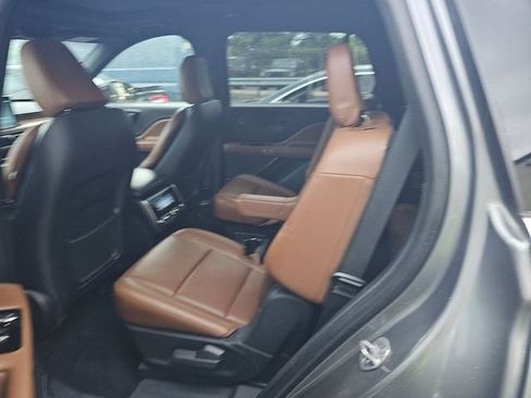 Used 2021 Lincoln Aviator Reserve w/ Equipment Group 201A AWD/4WD image 31