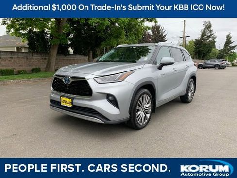 Used 2021 Toyota Highlander Platinum AWD/4WD image 1