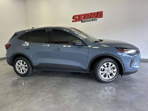 Used 2025 Ford Escape Active FWD image 2
