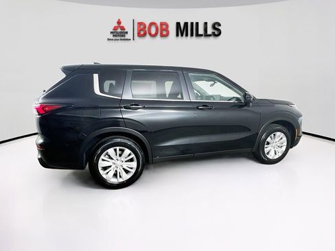 New 2026 Mitsubishi Outlander ES FWD image 8