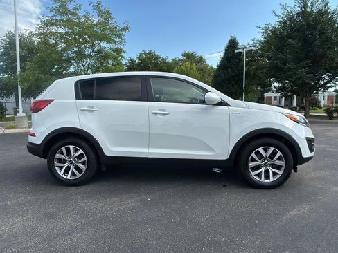 Used 2016 Kia Sportage LX AWD/4WD image 10