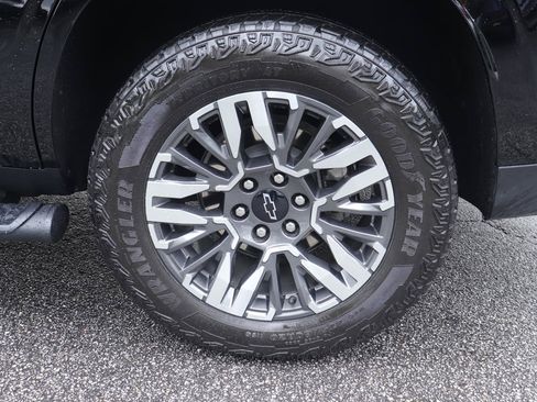 Used 2025 Chevrolet Tahoe Z71 w/ Comfort Package AWD/4WD image 43