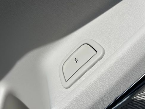 New 2026 GMC Acadia Denali w/ Super Cruise Package FWD image 45