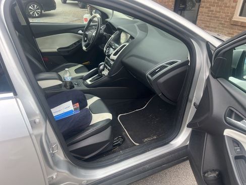 Used 2014 Ford Focus Titanium FWD image 10