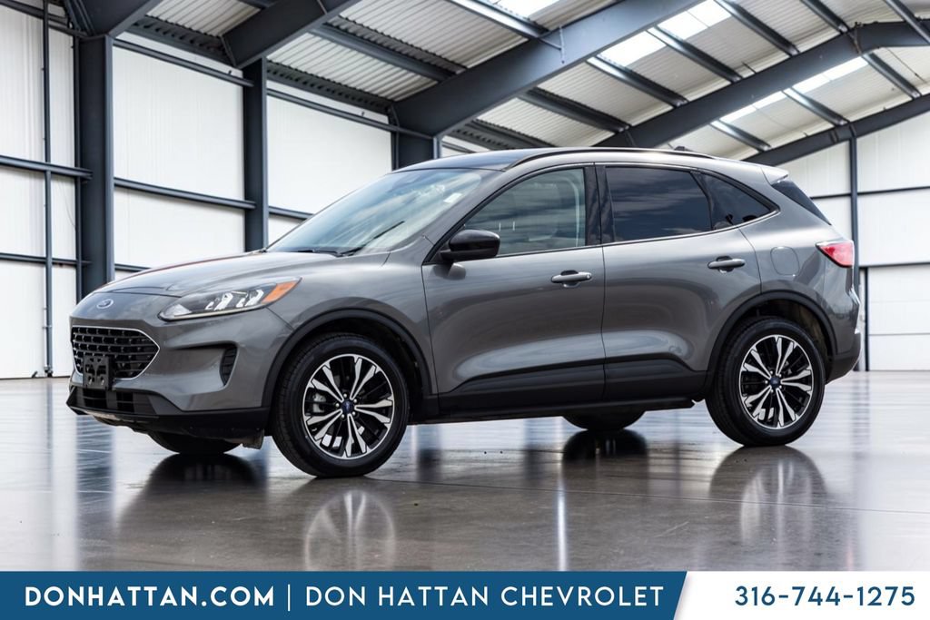 Used 2022 Ford Escape SE w/ SE Sport Appearance Package AWD/4WD image 2