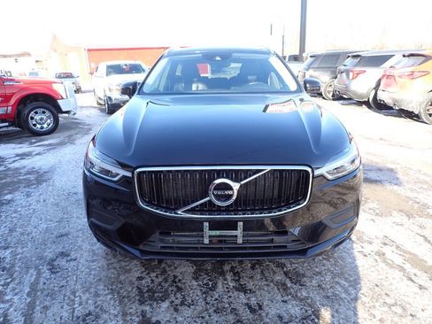 Used 2019 Volvo XC60 T5 Momentum w/ Multimedia Package image 2