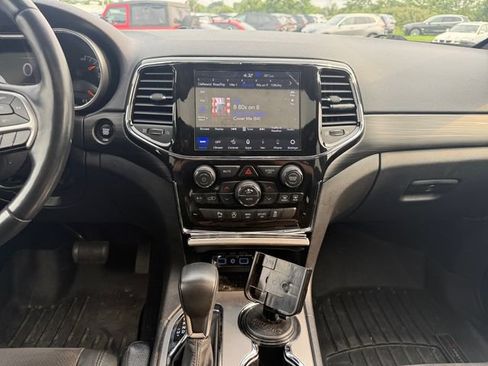Used 2021 Jeep Grand Cherokee Laredo X AWD/4WD image 11