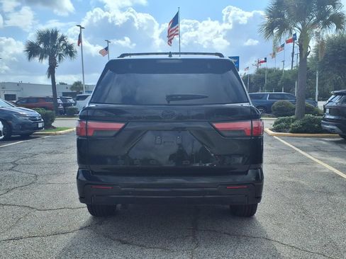 Used 2024 Toyota Sequoia Platinum AWD/4WD image 22