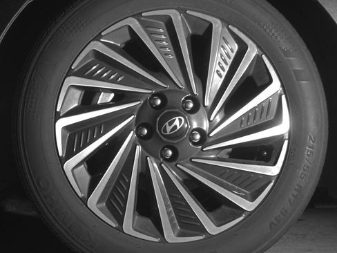 Used 2025 Hyundai Sonata SEL FWD image 12