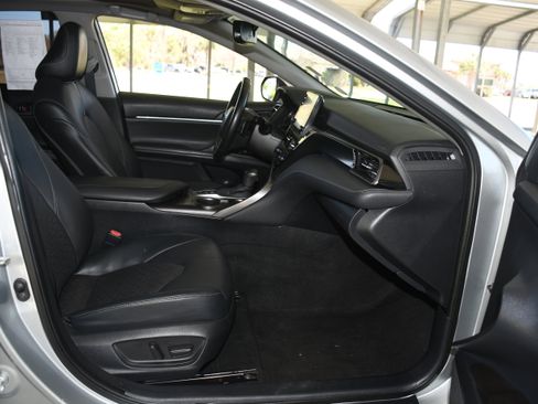 Used 2021 Toyota Camry XSE image 21