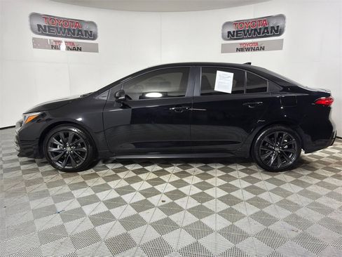 Used 2025 Toyota Corolla SE image 6
