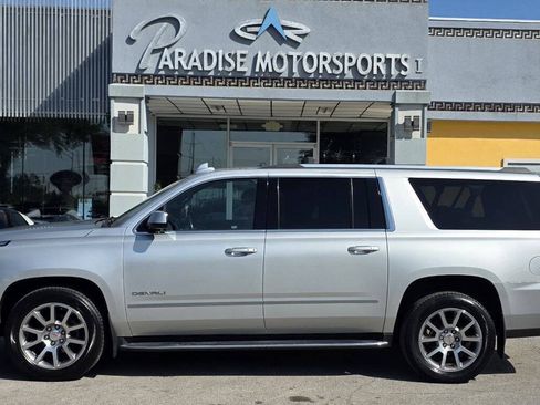 Used 2019 GMC Yukon XL Denali AWD/4WD image 4