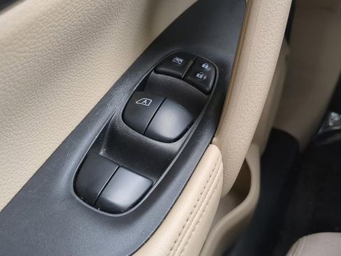 Certified 2020 Nissan Rogue SV image 21