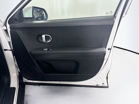 Used 2024 Hyundai Ioniq 5 SE image 31