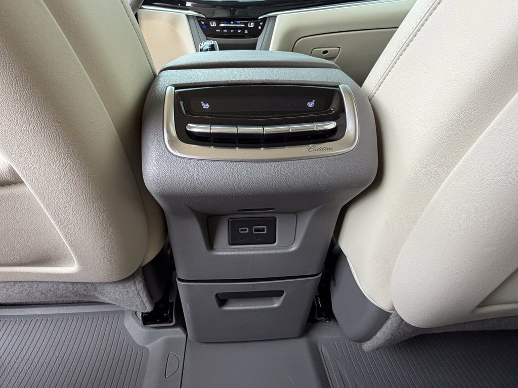 Used 2024 Cadillac XT6 Premium Luxury w/ Technology Package FWD image 19