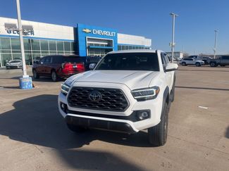 Used 2022 Toyota Tacoma TRD Off-Road video 2