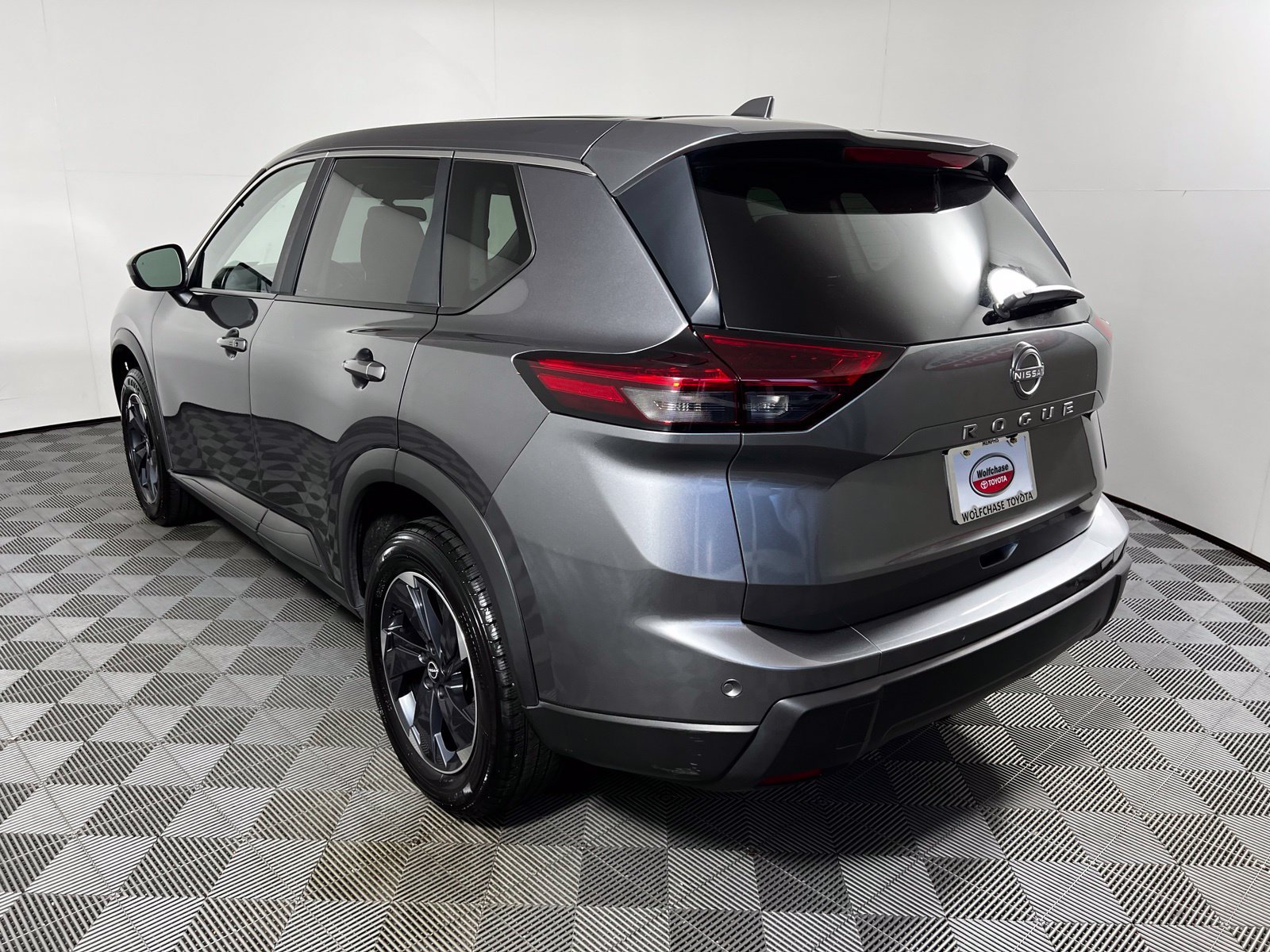 Used 2025 Nissan Rogue SV FWD image 7