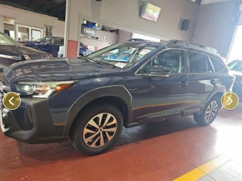 Used 2024 Subaru Outback Premium AWD/4WD image 1