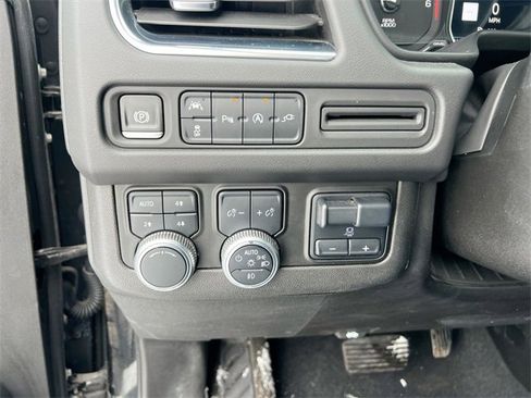 Used 2021 GMC Yukon SLT w/ SLT Luxury Plus Package image 18