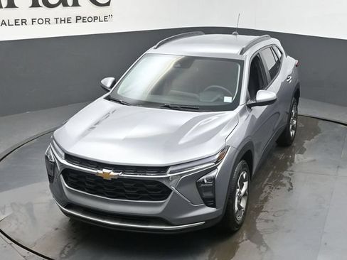 New 2026 Chevrolet Trax LT FWD image 24