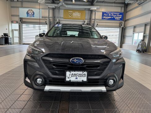 Used 2025 Subaru Outback Limited AWD/4WD image 2