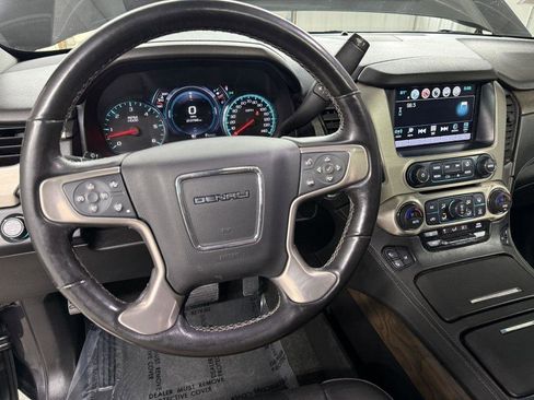Used 2018 GMC Yukon XL Denali w/ Denali Ultimate Package AWD/4WD image 17