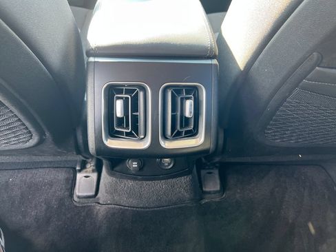 Used 2023 Kia Sorento LX AWD/4WD image 14