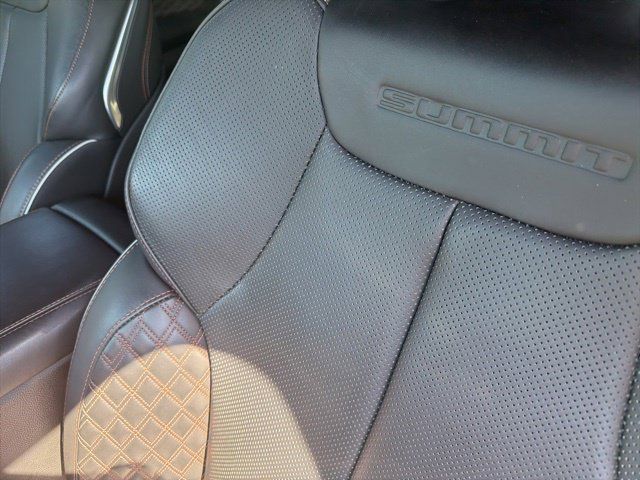 Used 2024 Jeep Grand Cherokee Summit AWD/4WD image 19