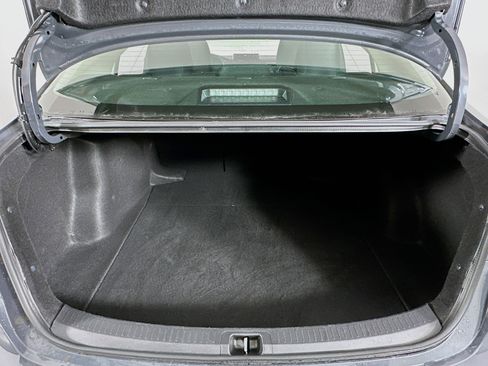 Used 2025 Toyota Corolla LE image 27