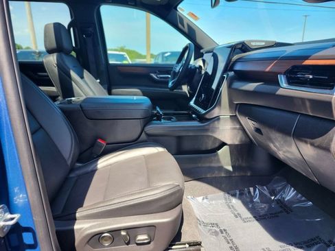 Used 2026 GMC Yukon XL Denali w/ Sun & Power Step Package AWD/4WD image 9
