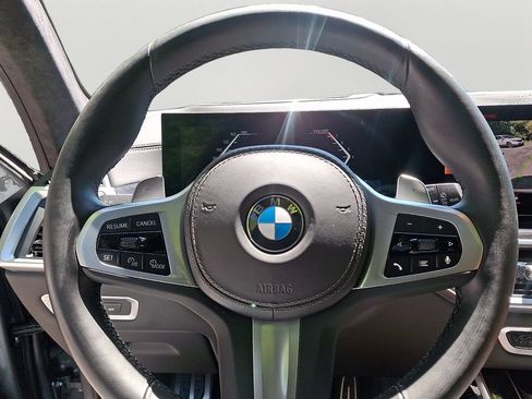 Certified 2024 BMW X7 xDrive40i w/ M Sport Package AWD/4WD image 21