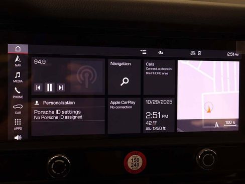 Used 2025 Porsche Macan image 52