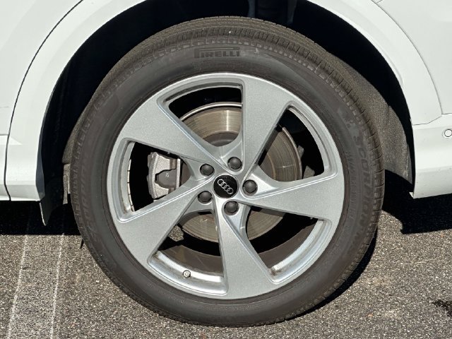 Certified 2025 Audi Q5 Premium AWD/4WD image 10