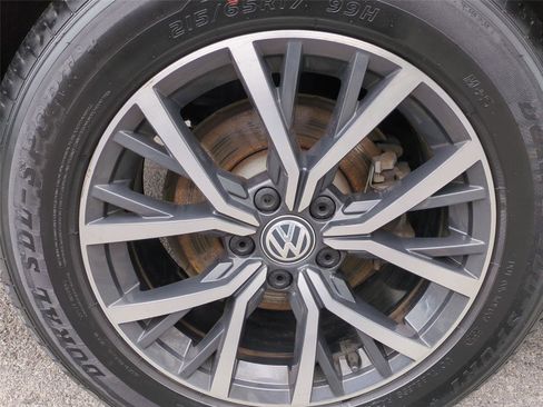 Used 2021 Volkswagen Tiguan S image 21