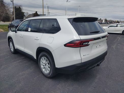 New 2026 Toyota Grand Highlander XLE image 3