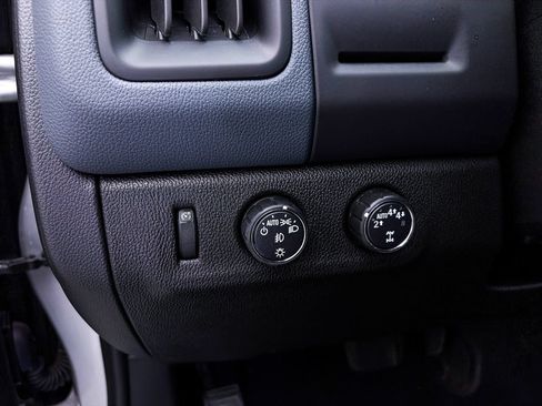 Used 2020 Chevrolet Colorado Z71 AWD/4WD image 6