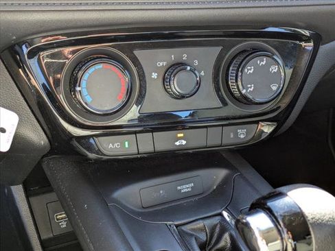 Used 2019 Honda HR-V LX image 16