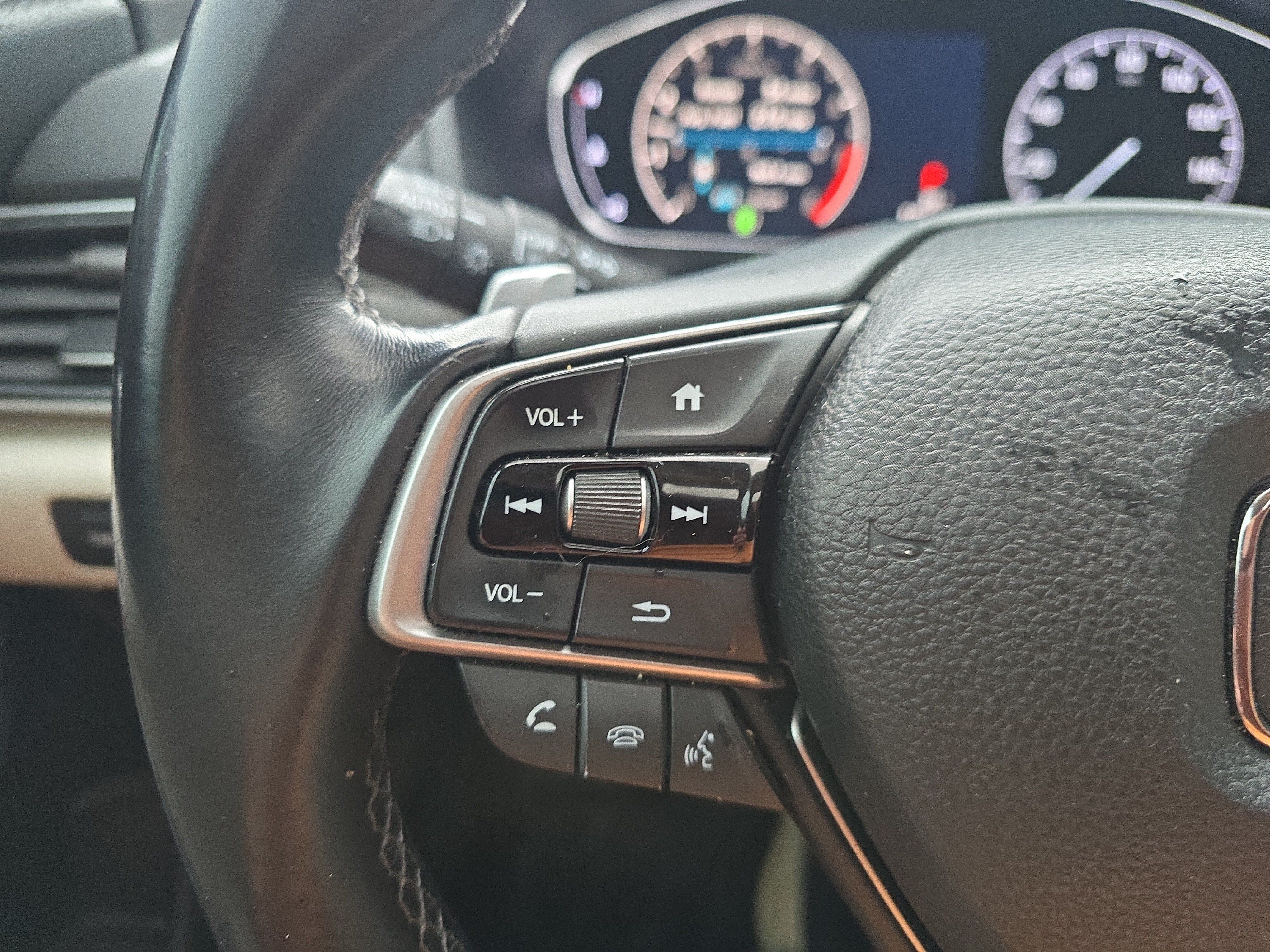 Used 2018 Honda Accord EX-L image 22