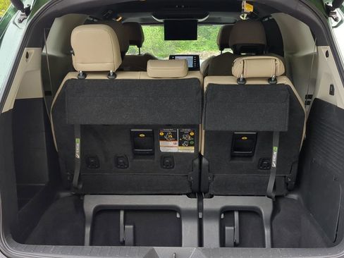 Used 2023 Toyota Sienna Limited AWD/4WD image 27