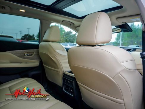 Used 2021 Nissan Murano SL w/ SL Moonroof Package image 13