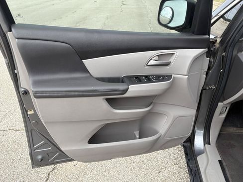 Used 2011 Honda Odyssey LX image 28