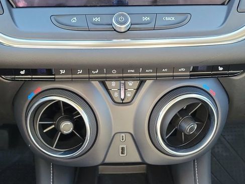 Certified 2023 Chevrolet Blazer LT w/ Convenience Package image 30